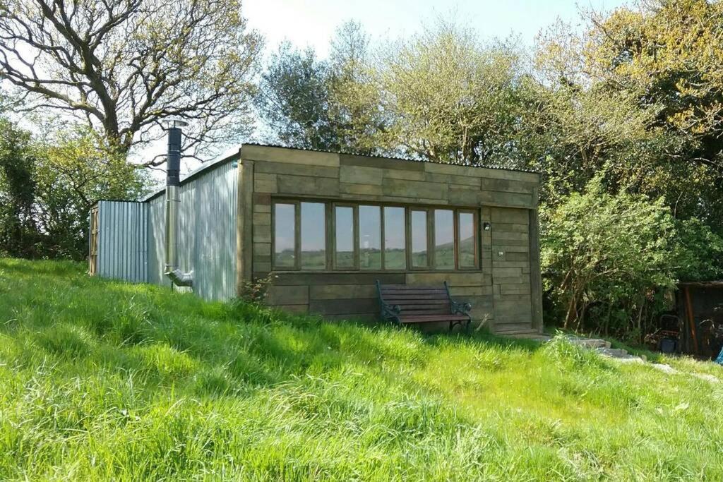 Stags View,Unique Eco Cabin, Dartmoor Views South Brent Экстерьер фото